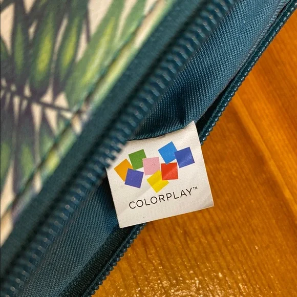 Tropical Leaf Print Wristlet and Coin Purse. - Picture 5 of 10